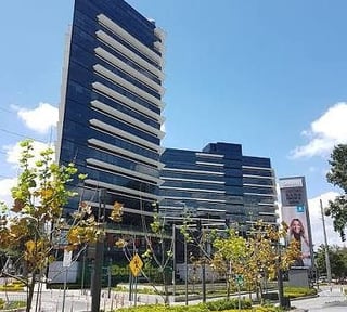 Oficina en Venta – Design Center, Zona 10 | 114 m² + 2 Parqueos
