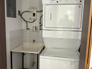 APARTAMENTO CON LINEA BLANCA EN EDIFICIO DI FIORI ZONA 7 - 4
