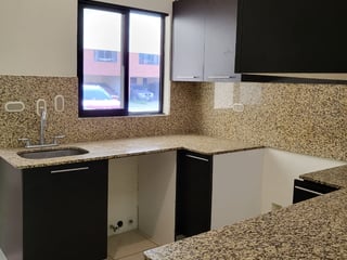 Casa en alquiler de 3 habitaciones en Alamedas de San Isidro zona 16 - 3