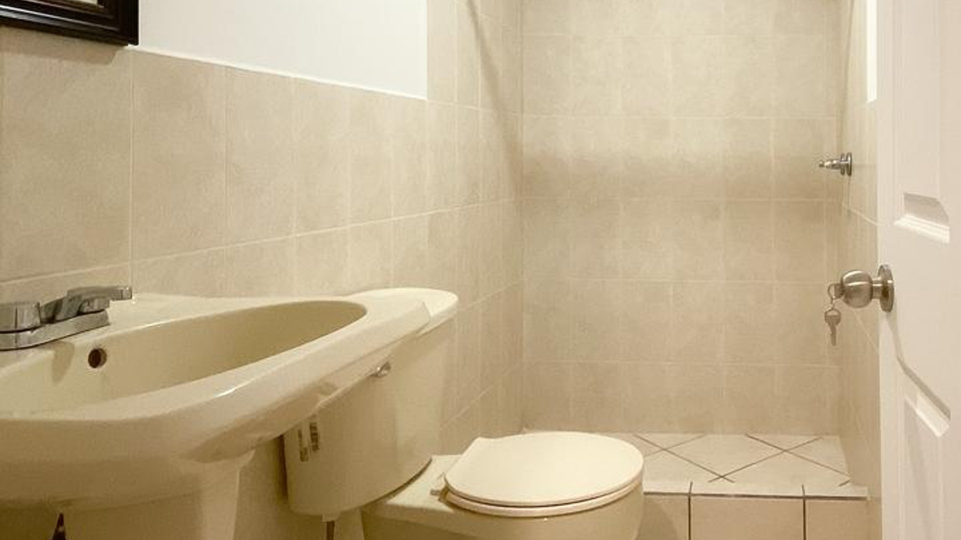 VENTA DE CÓMODO APARTAMENTO - VILLAS DE SAN ISIDRO, ZONA 16 - Miniatura 12