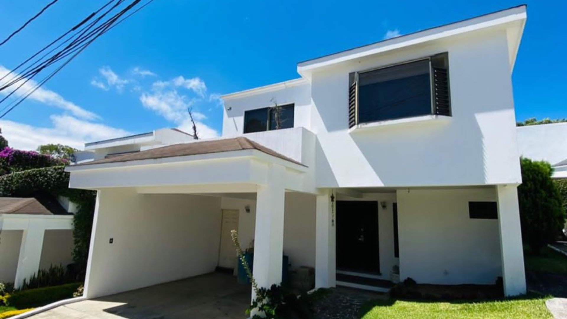Casa en Venta Condominio Windsor San Cristóbal, zona 8 de Mixco