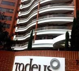 📍 APARTAMENTO EN ALQUILER – EDIFICIO TADEUS | ZONA 14