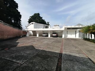 Mansión en Renta o Venta en Santa Catarina Pinula - 4