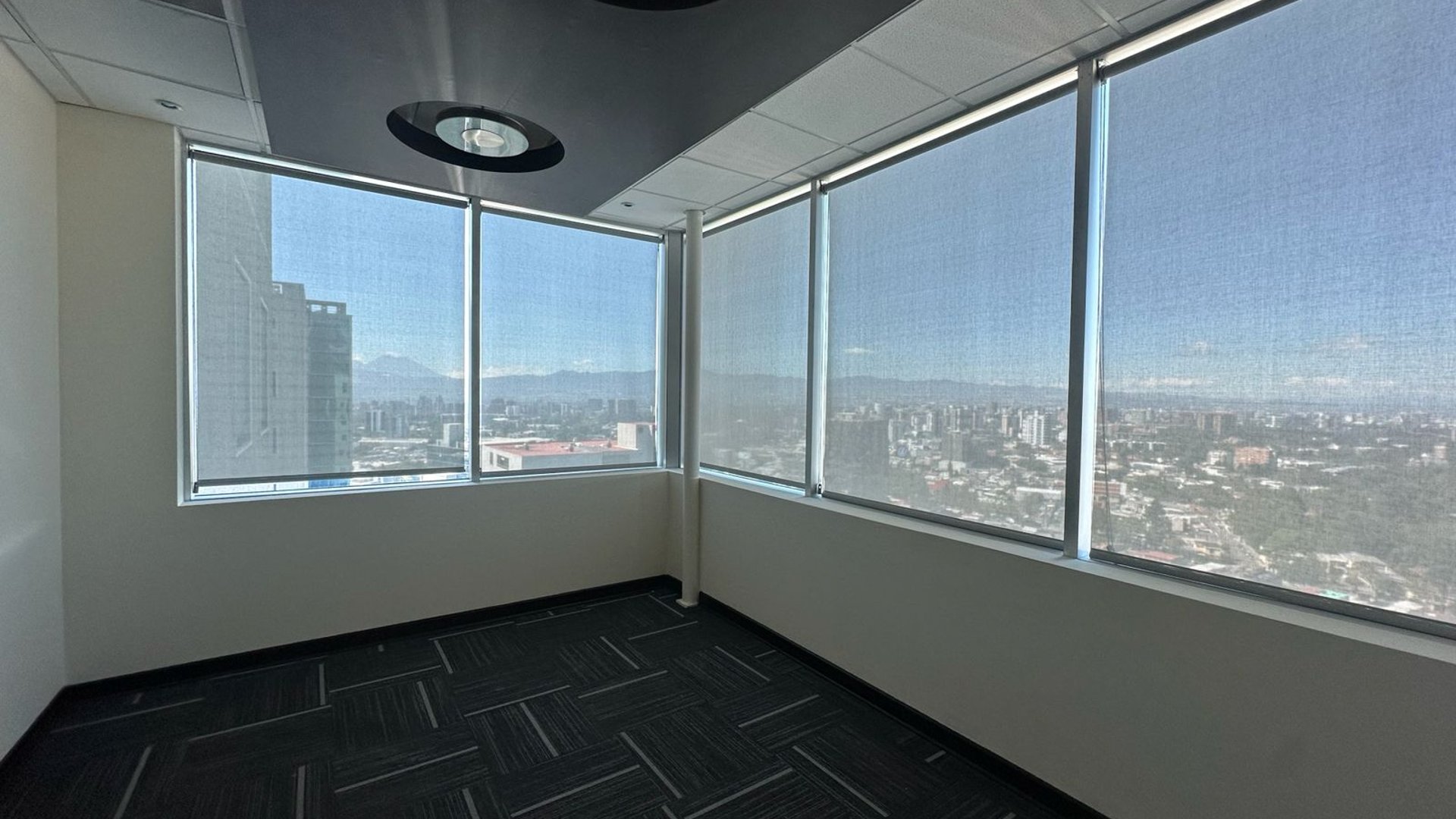 Oficina en renta en Zona Pradera zona 10 | oficinas independientes y amplios espacios