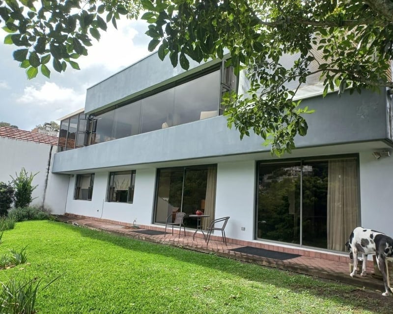 Amplia casa en renta dentro del exclusivo Condominio La Montaña! , zona 16