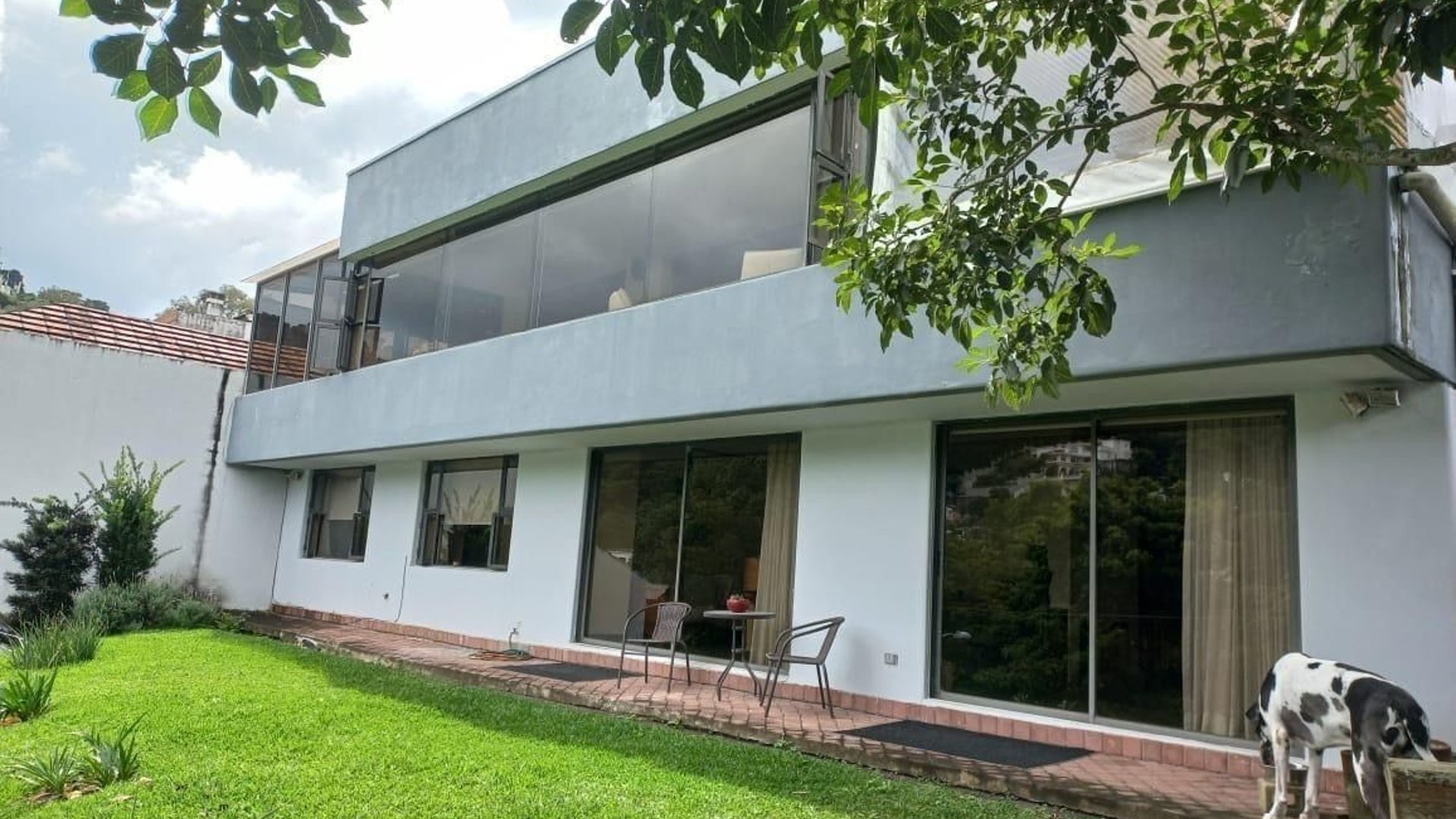 Amplia casa en renta dentro del exclusivo Condominio La Montaña! , zona 16