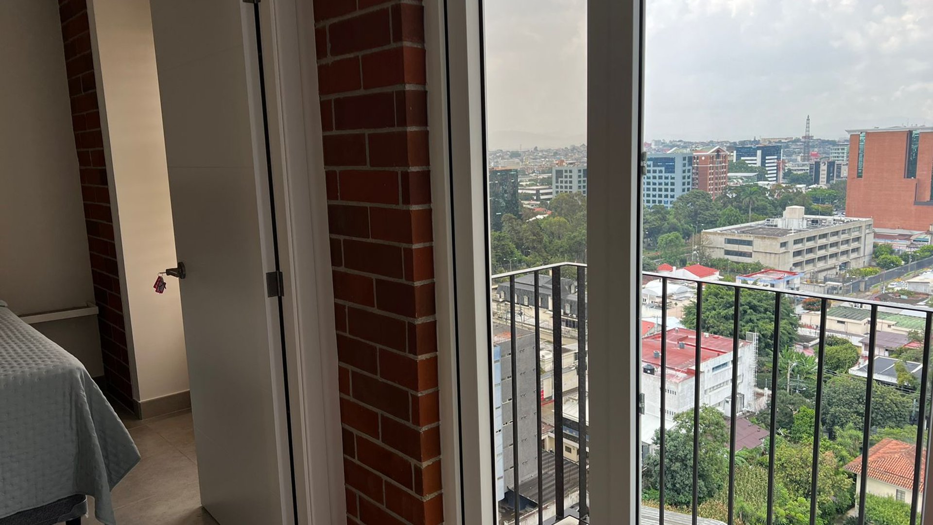 APARTAMENTO AMUEBLADO EN RENTA EN FIAMENE ZONA 10 - Miniatura 26