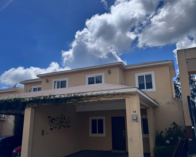 📍 CASA EN RENTA – 3 HABITACIONES | BOSQUES DE ARRAZOLA | KM 18.5 CAES