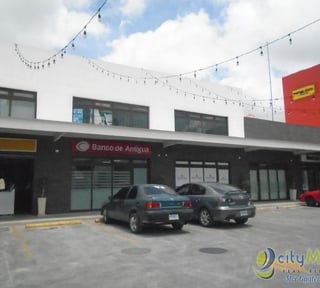 Local en Renta en Centro Comercial San José Pínula