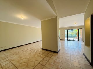 VENTA DE HERMOSA Y AMPLIA CASA - LAS ROTONDAS, KM 18.5 CES - 3