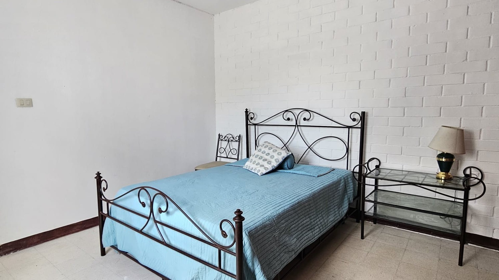 Furnished Apartment Rental in Zone 1 | 1 Bedroom + Motorcycle Parking - Miniatura 4