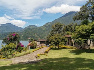 Espectácular Casa Santiago Atitlán a la Venta - Image 26