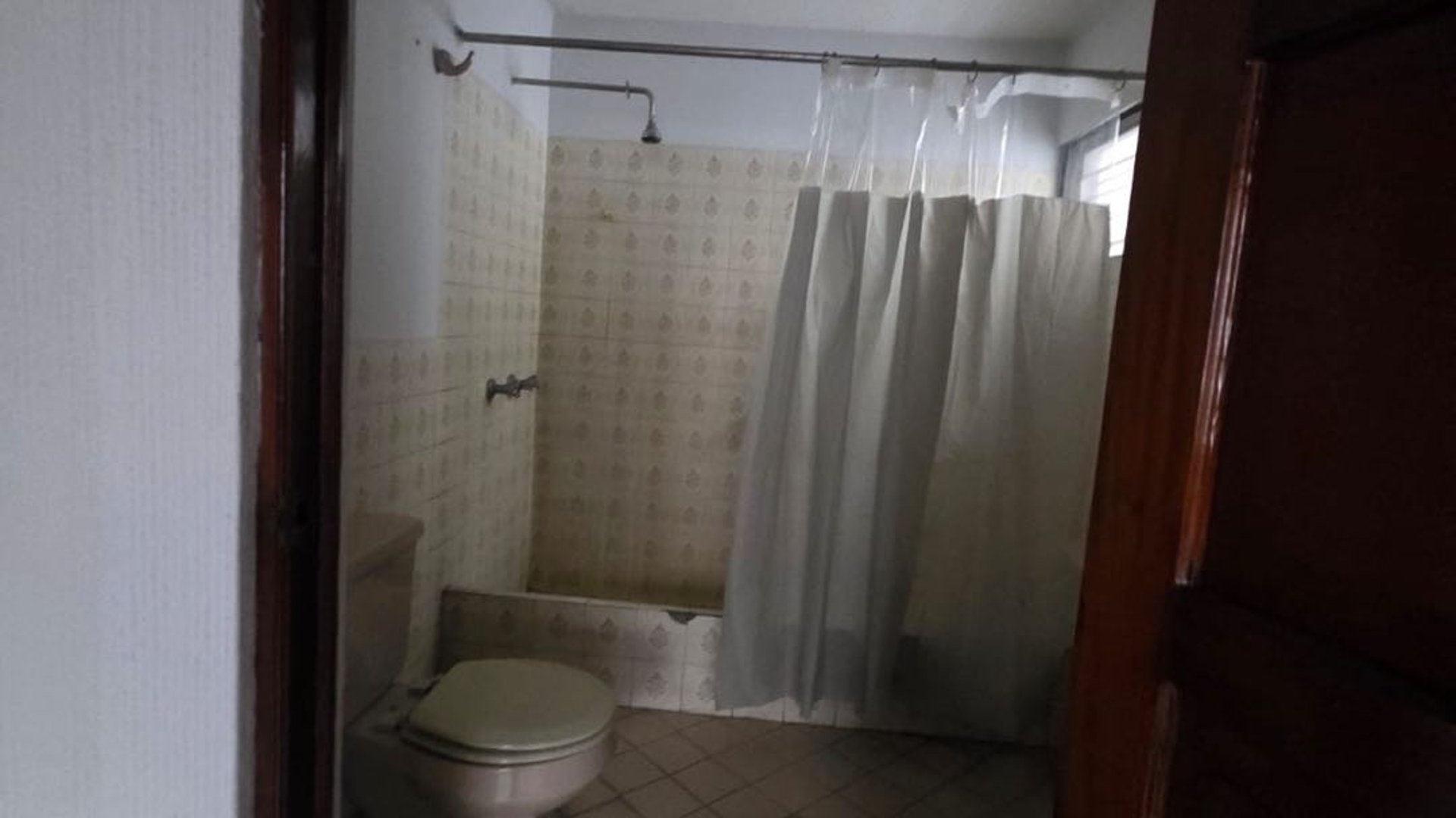 *Alquiler de casa ideal para oficina en Zona 11* - Miniatura 18