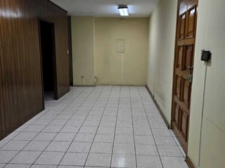 Alquiler de oficina tabicada en Edificio Plaza Marítima zona 10 - Image 2