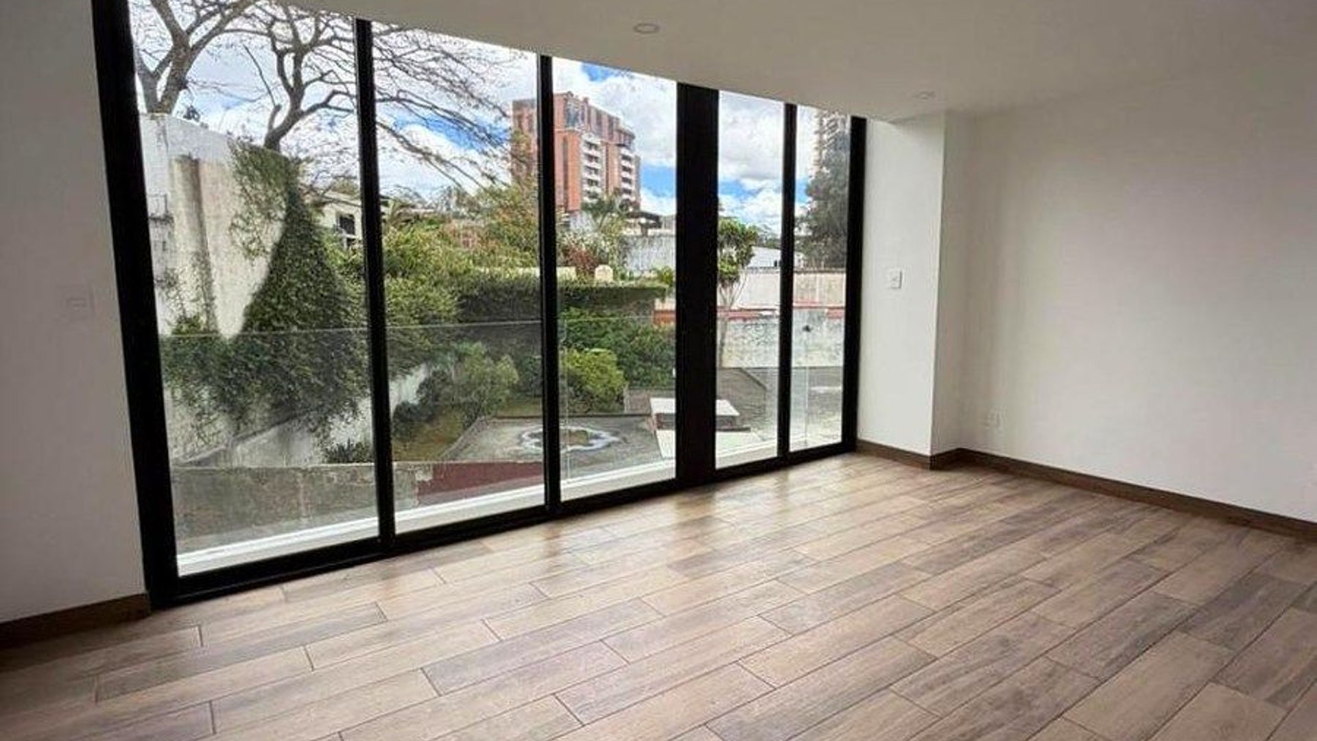 Apartamento en Venta – Edificio Privé, Zona 15 VH1 - Miniatura 2