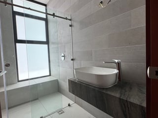 Exclusiva Mansión Frente al Mar en Venta Ideal como Residencia de Lujo u Hotel - Image 21