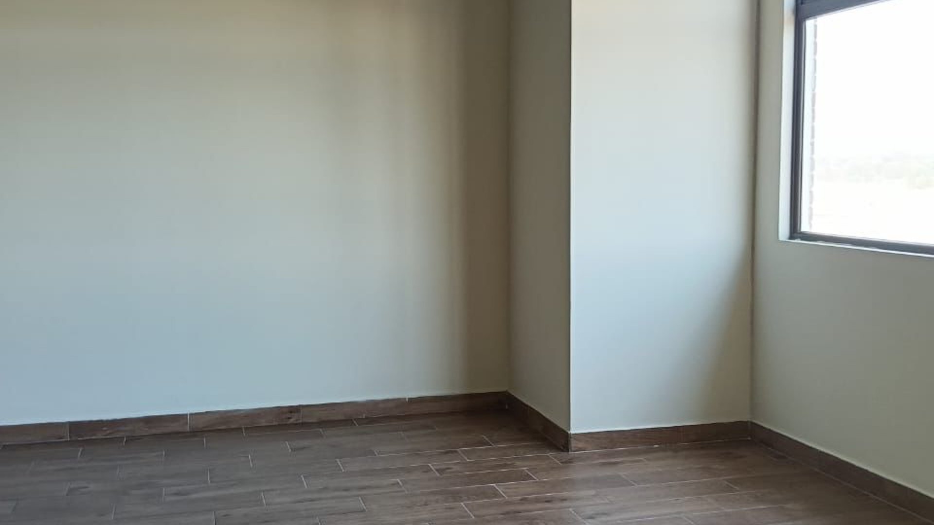 Oficina Ejecutiva en Renta en Zona 12 - Miniatura 2
