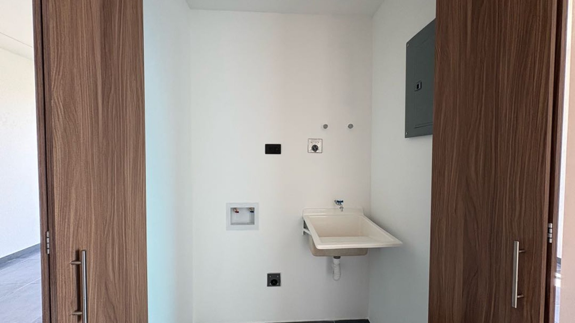 Apartamento de 2 habitaciones en alquiler Kona Diez zona 10 - Miniatura 5