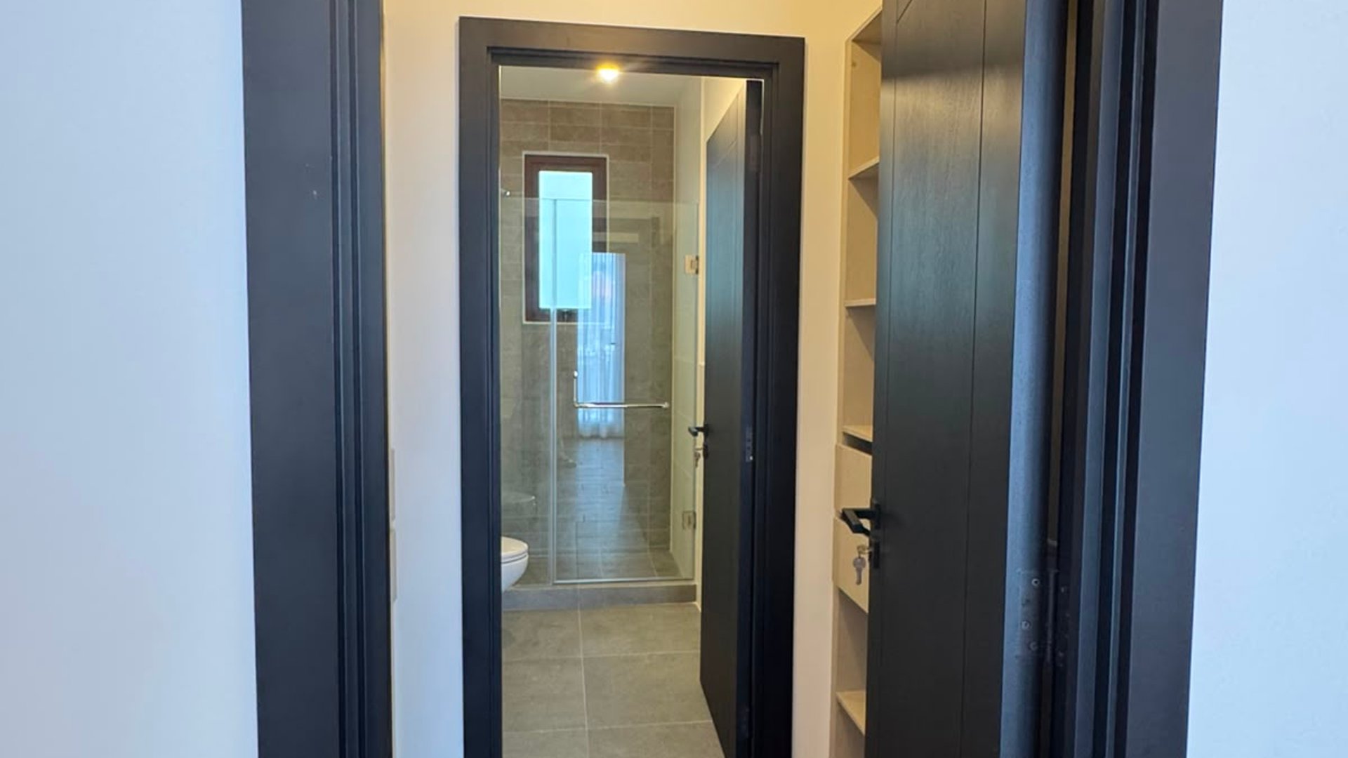 ???? APARTAMENTO EN RENTA – 2 HAB + BALCÓN | LIRIOS CAYALÁ | ZONA 16 - Miniatura 8