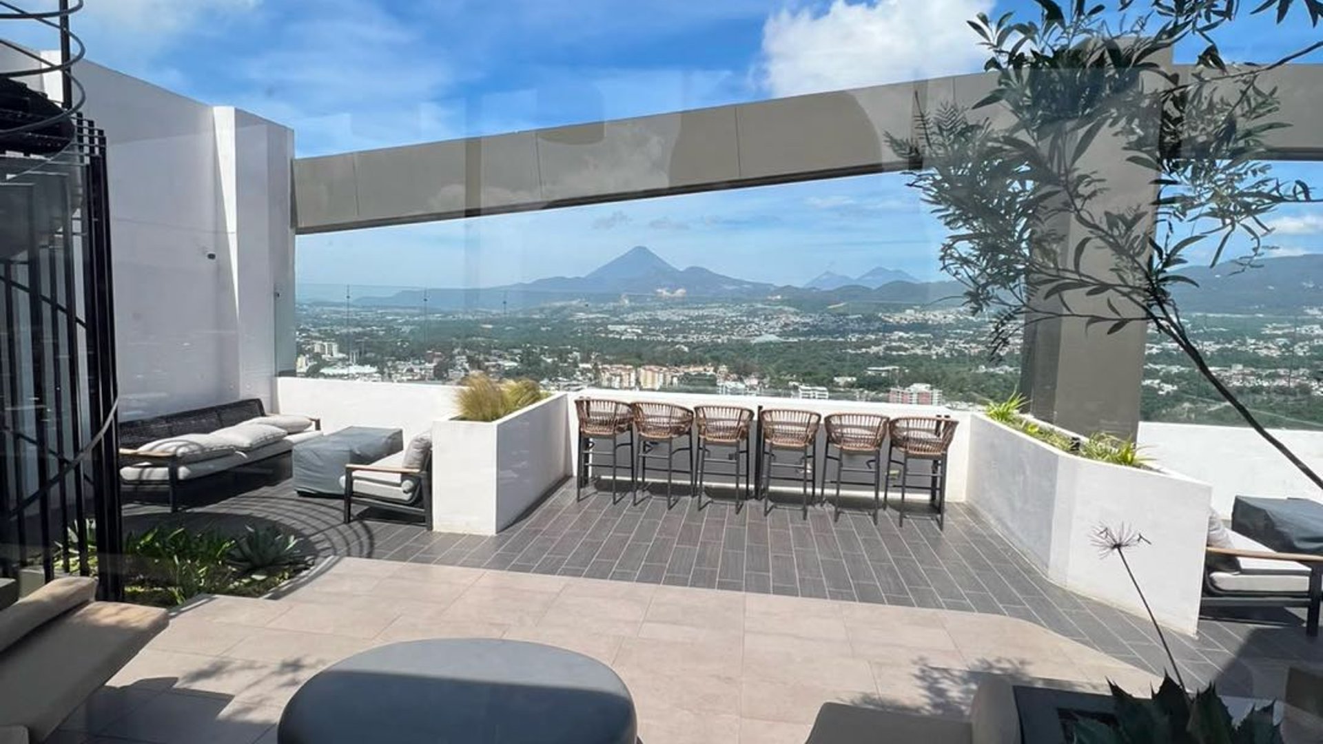 Alquiler de lindo apartamento en zona 11 - Miniatura 3