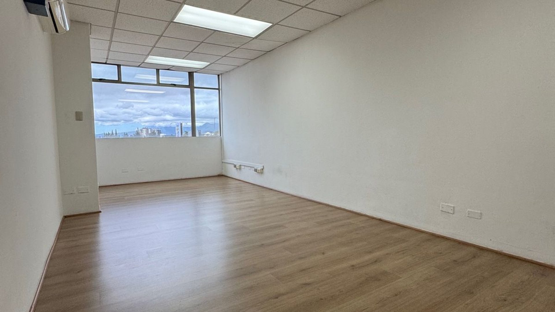 Edificio en Alquiler Zona 10 - Miniatura 24