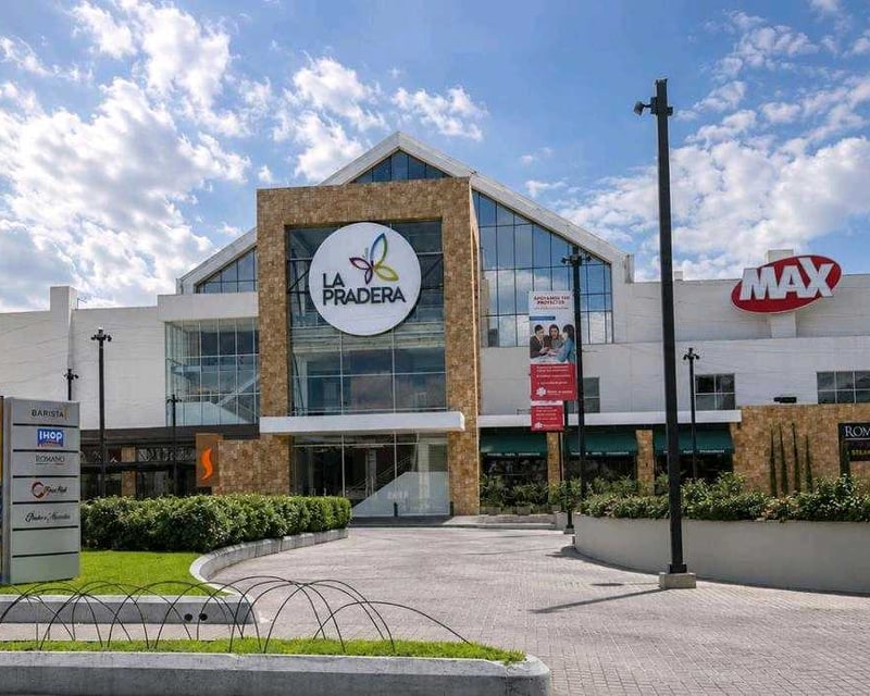 LOCAL COMERCIAL EN VENTA📍 Galerías La Pradera, Zona 10