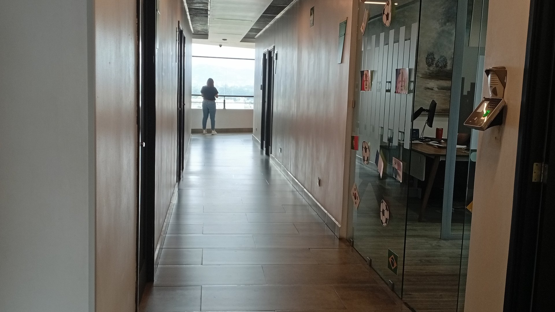 Oficina en renta en zona 11 - Miniatura 6