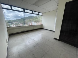 Clinica Medica en Renta en Edificio Medico Zona 15 - 3