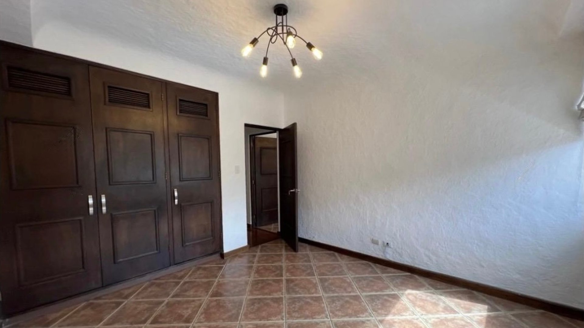 Apartamento en Alquiler Edificio La Barranca, zona 15 VH1 - Miniatura 13