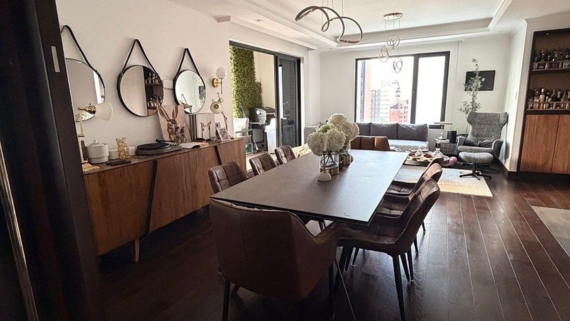 Apartamento en Renta amueblado, Zona 14 - Image 1