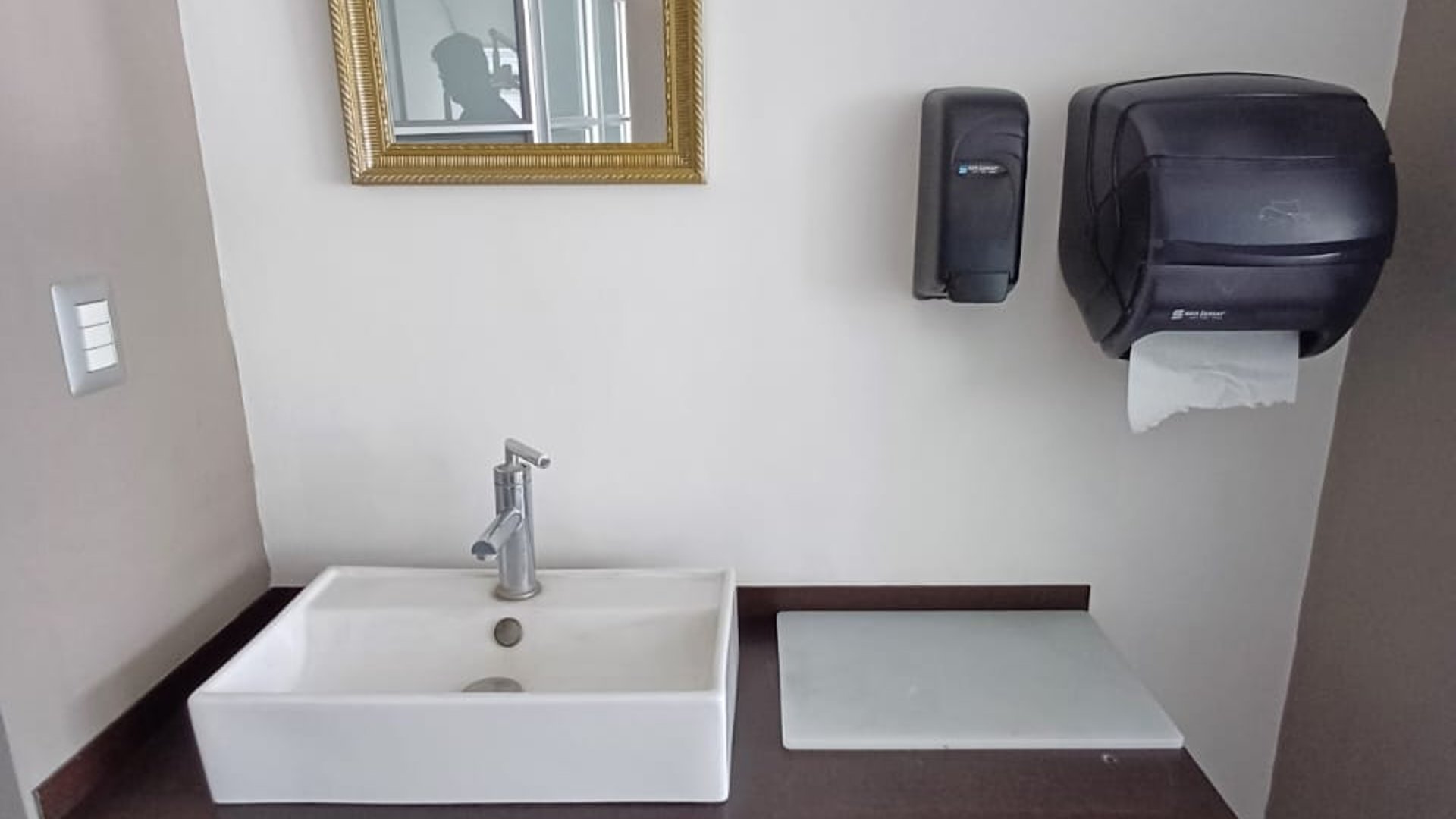 Oficina o clinica en venta, El Patio zona 4. - Miniatura 11