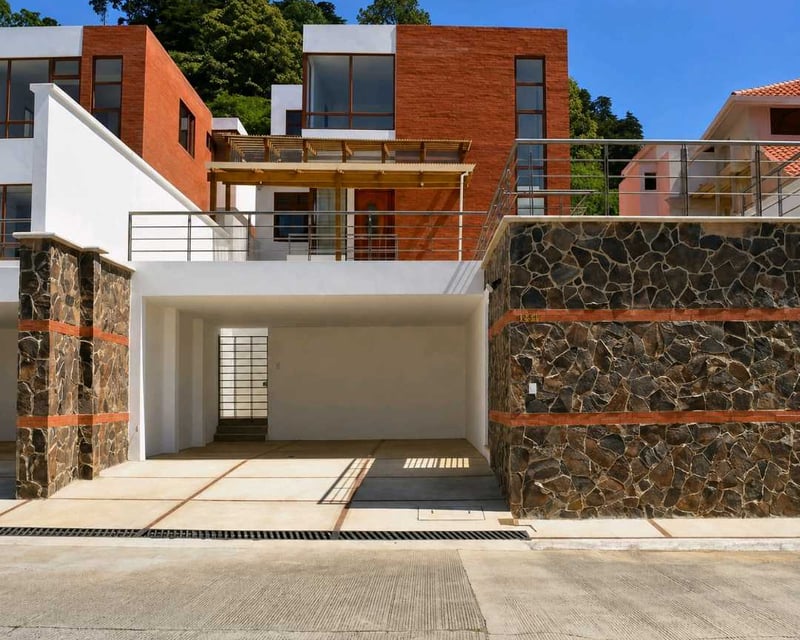 CASA EN ALQUILER 📍 Residencial Alto Valle, Km. 12.5 CAES