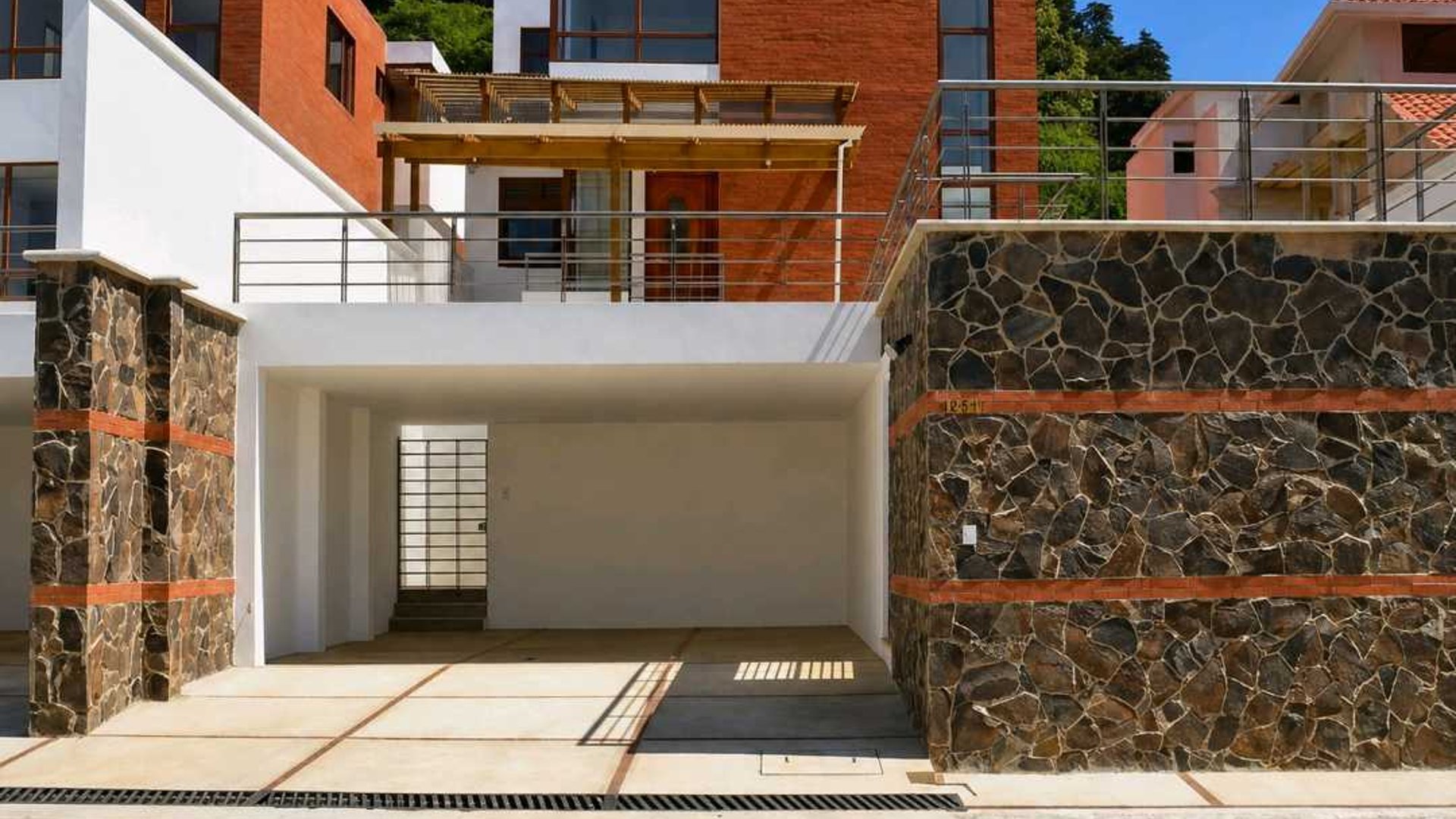 CASA EN ALQUILER 📍 Residencial Alto Valle, Km. 12.5 CAES