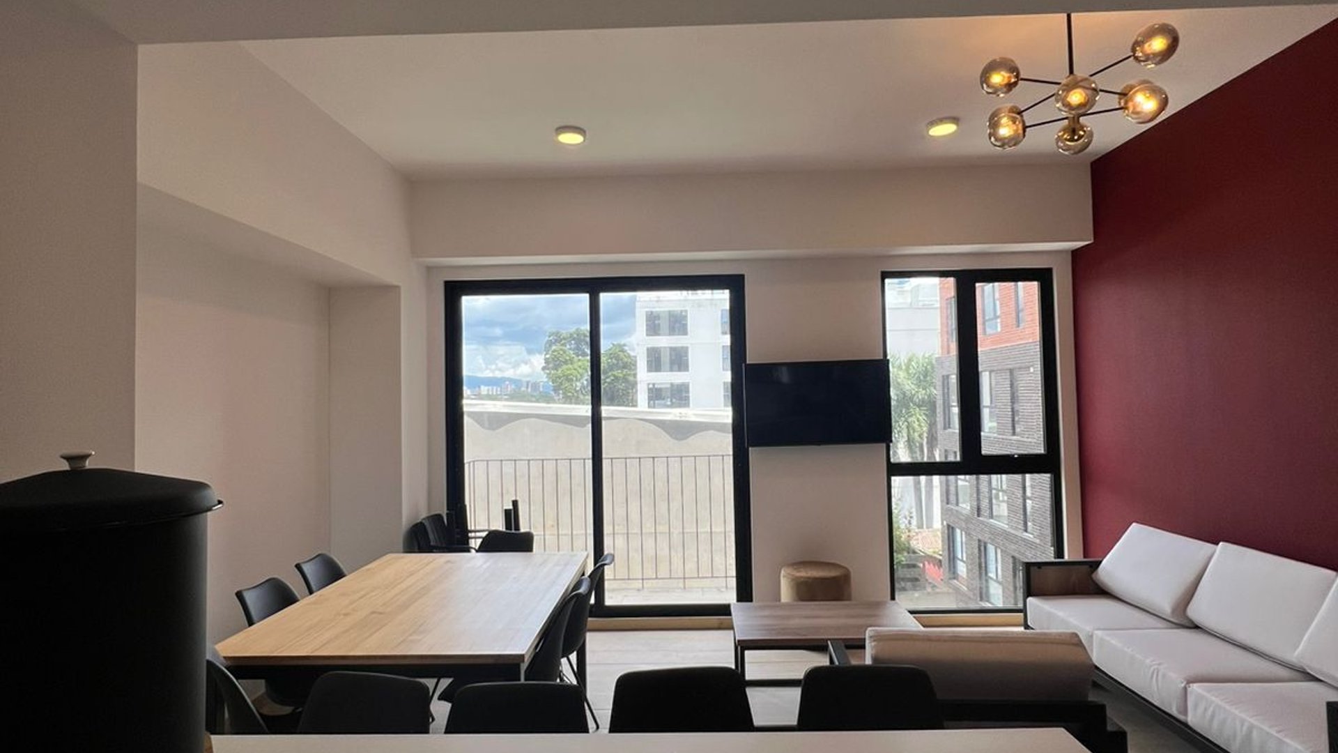 Vendo apartamento en Edificio MERAKI zona 10 por columpio de VH 