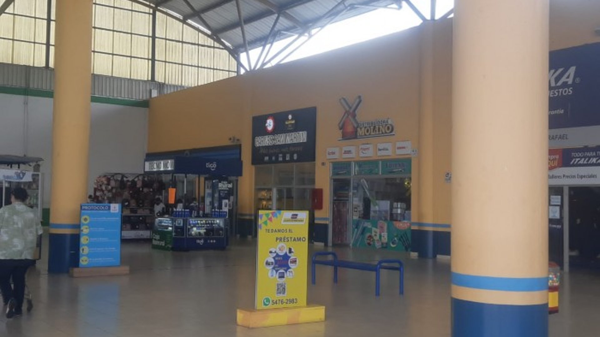 Local en renta en Plaza San Rafael - Miniatura 2