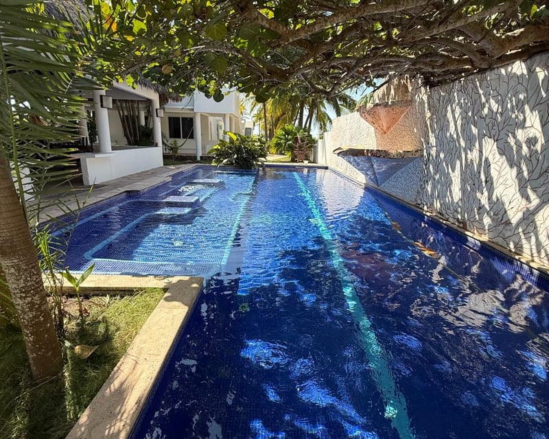 CASA EN VENTA CHULAMAR  FRENTE AL MAR