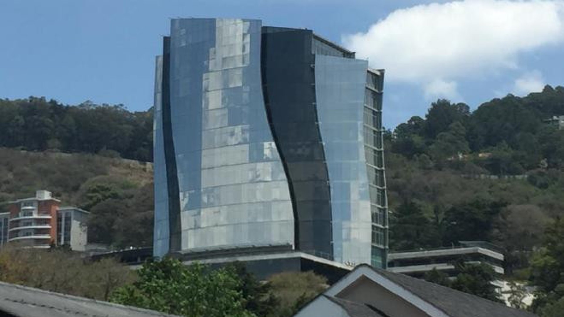 Oficina en Renta en Edificio Corporativo Km 9 CAES