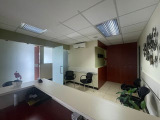 Oficina en Venta – Edificio Torino, zona 10 - Image 6