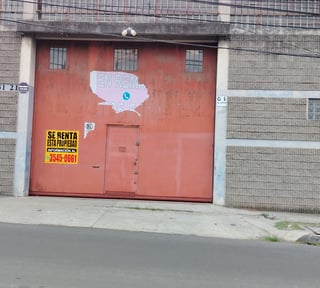 Se renta amplia bodega en zona 12 a una cuadra de AGUILAR BATRES.