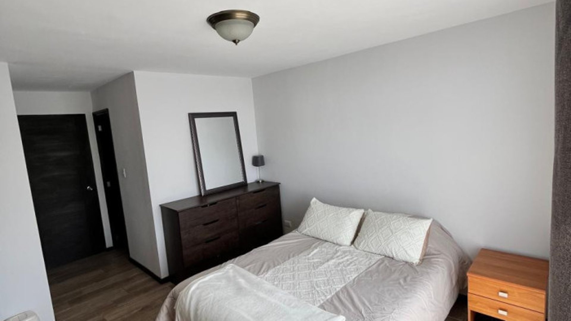 Apartamento amplio 81m2 en venta Sta. Catarina Pinula