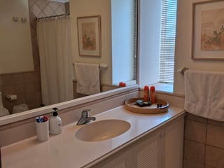 Apartamento en venta remodelado en Juan Gaviota, Marina del Sur - Image 11