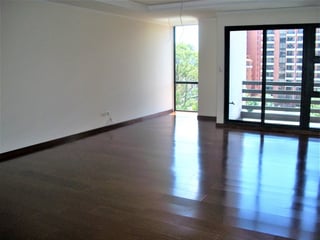 Apartamento en venta edificio Zona 10 Guatemala - 2