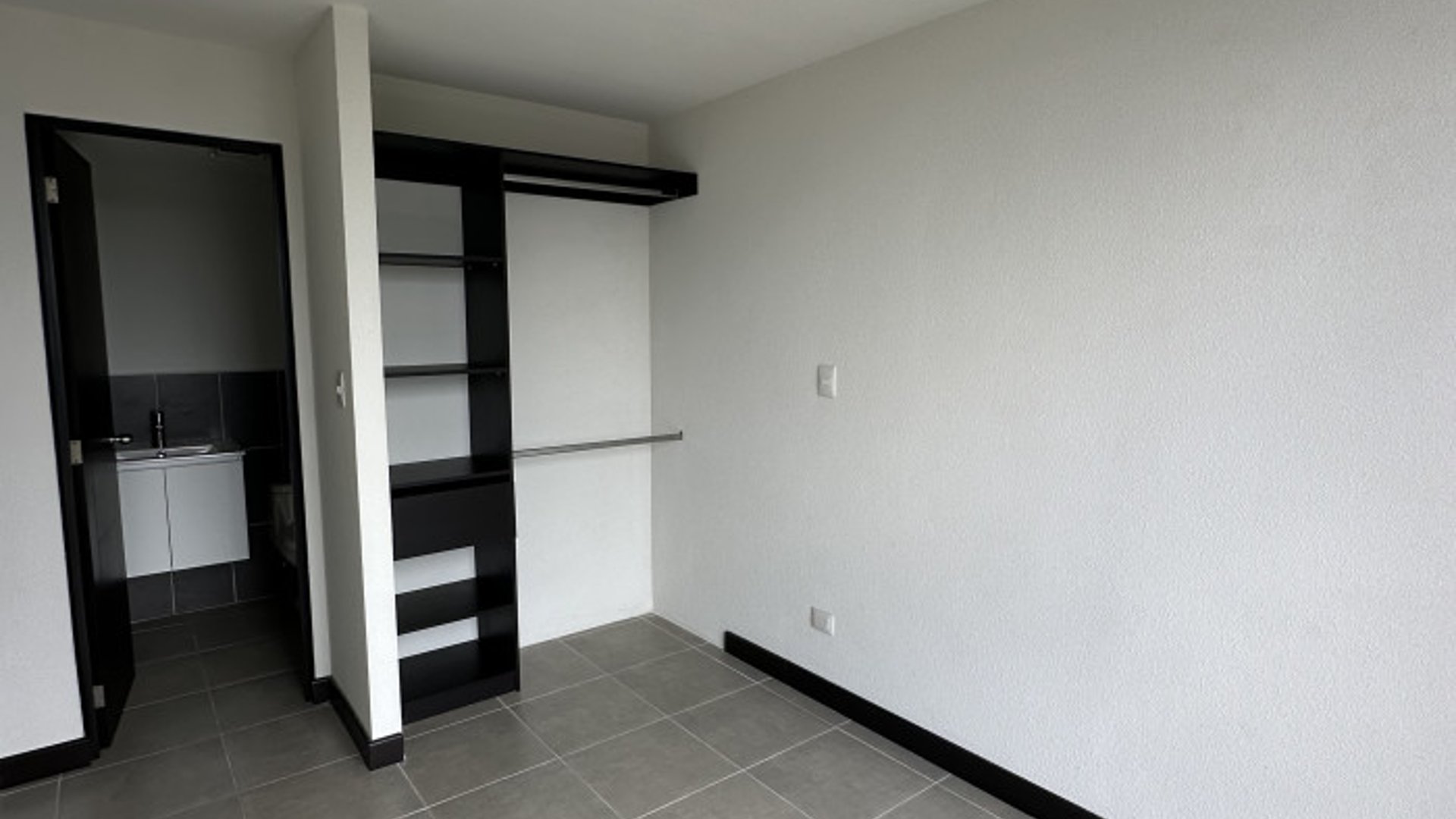 Apartamento renta 3 habitaciones cerca USAC Zona 12 - Miniatura 6
