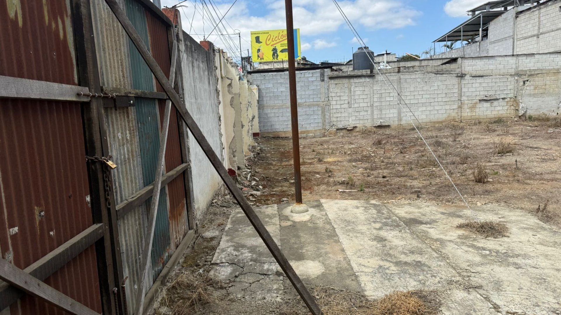 Terreno en renta en Esquina Centro Comercial Pradera Chimaltenango  - Miniatura 11
