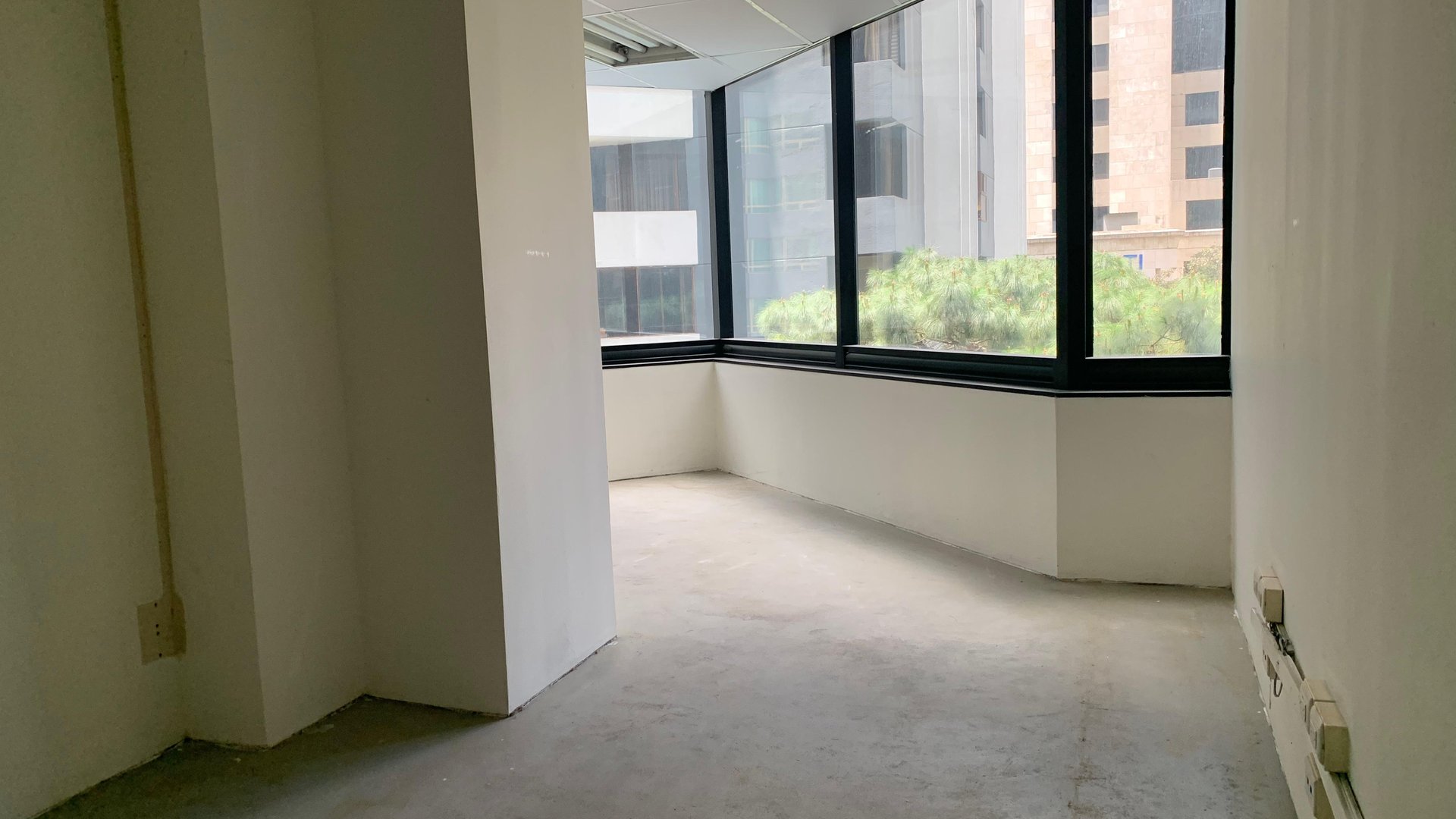 OFICINA DE 86 M2 EN EDIFICIO MURANO CENTER ZONA 10