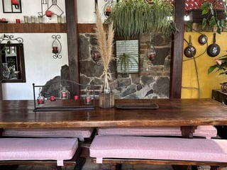 Vendo Amplia Casa en zona 11, Mariscal - Image 11