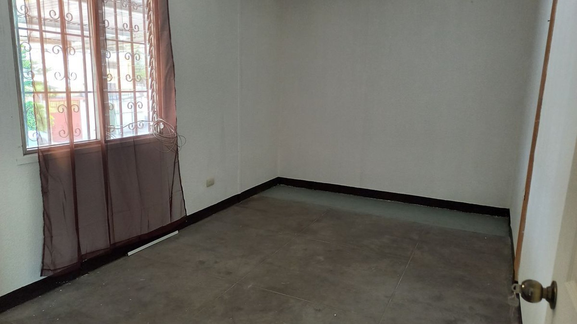 OFICINAS EN ALQUILER EN ZONA 3 LO DE BRAN - Miniatura 4