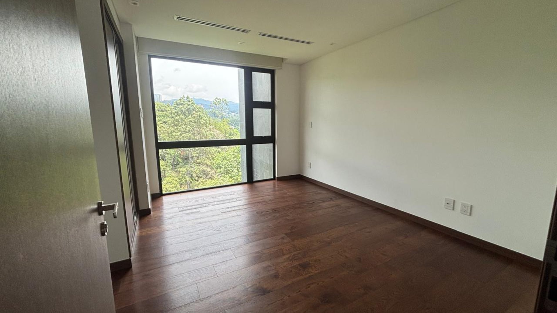 Apartamento en Alquiler / Venta Edificio Azores zona 15 VH2 - Miniatura 14