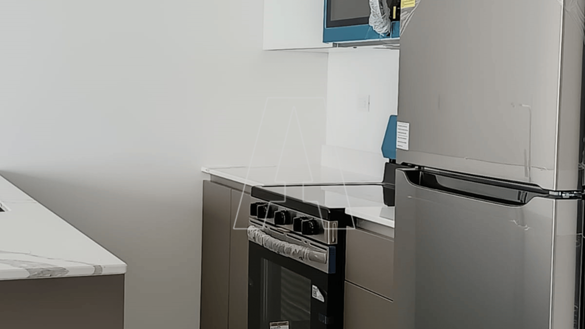 Moderno Apartamento en Renta - Zona 13, Avenida Las Américas - Miniatura 2
