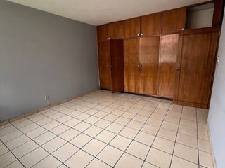 Casa en Renta para Oficinas | Zona 10 – Ubicación Estratégica cerca hospitales - 5